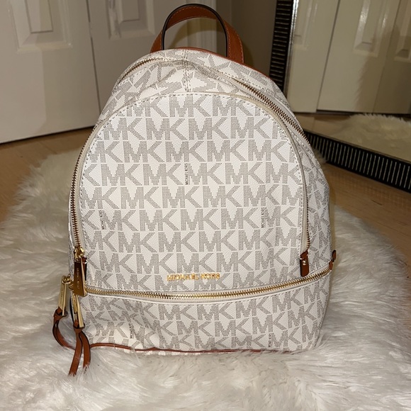 Michael Kors Rhea Medium Logo Backpack - Picture 4 of 5